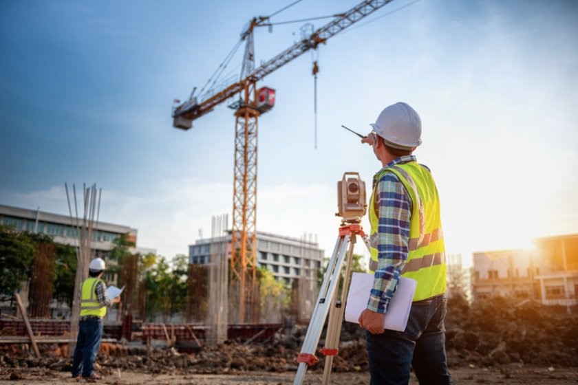 Beneficios de usar radios de dos vías SERIAL para la construcción